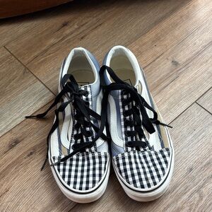 Vans Black and White Sneakers(unisex)